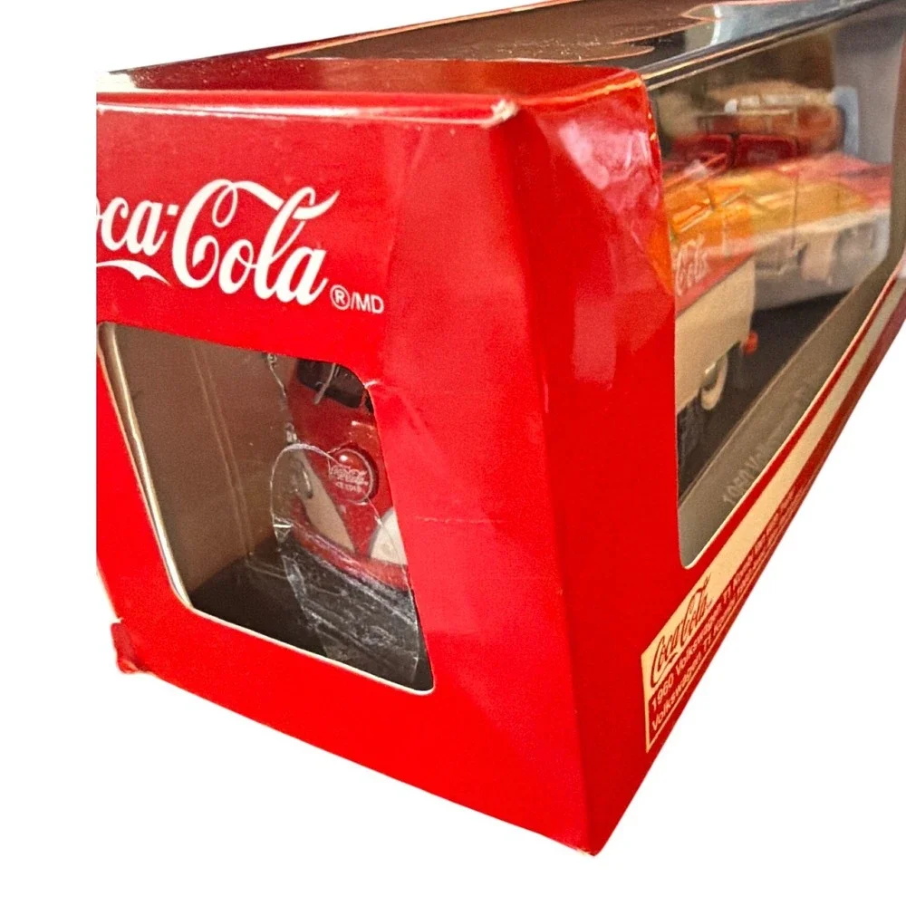 Motorcity‎ Classics 1960 Volkswagen T1 Kombi Van Trailer Coca-Cola 1/43 Red NEW